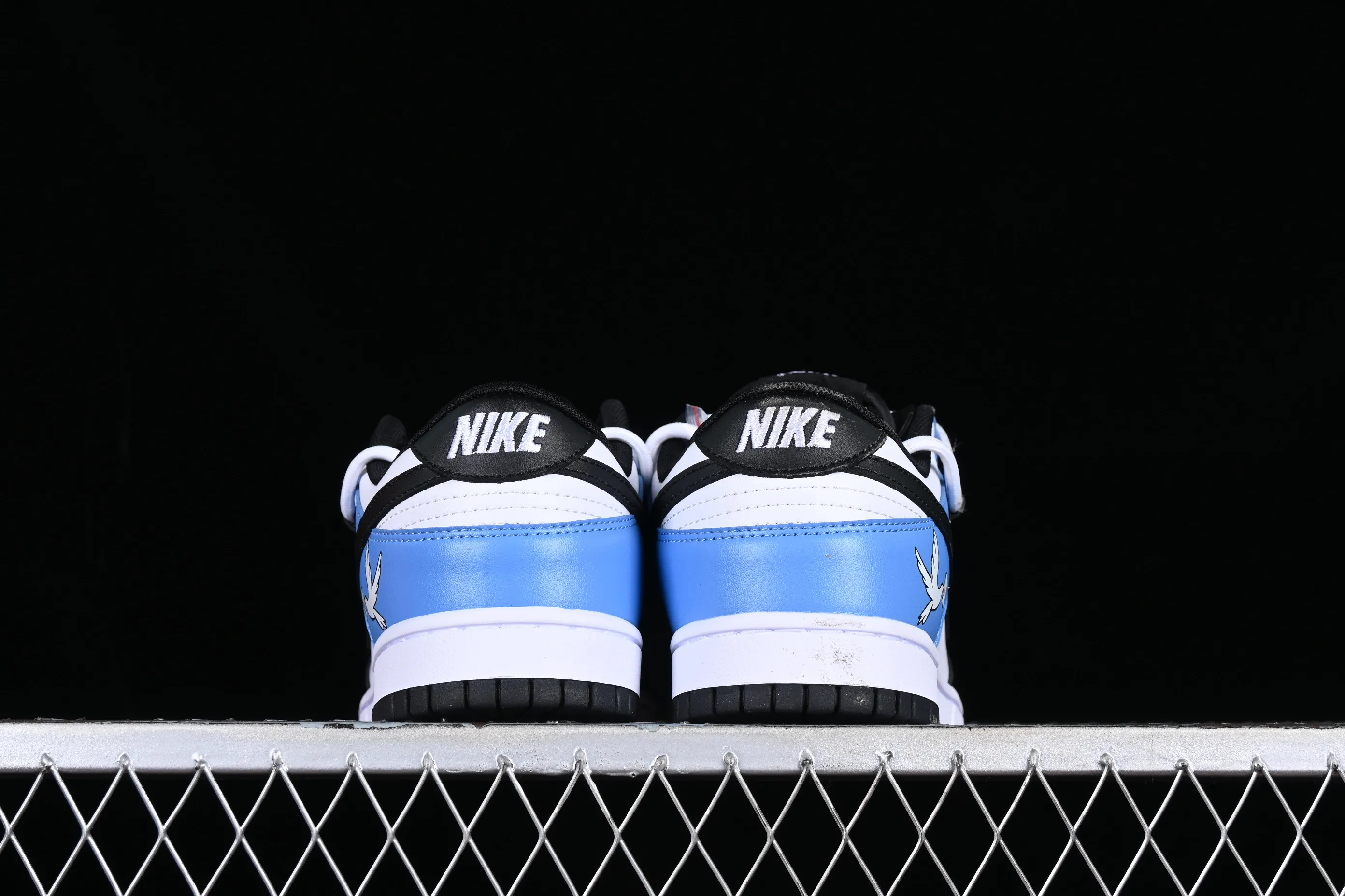 All Categories Nk SB Dunk Series Nk SB Dunk Low Low-top Sneakers Nk Dunk Low Peace Dove Customized version of deconstructed strap casual sneakers DD1391-100